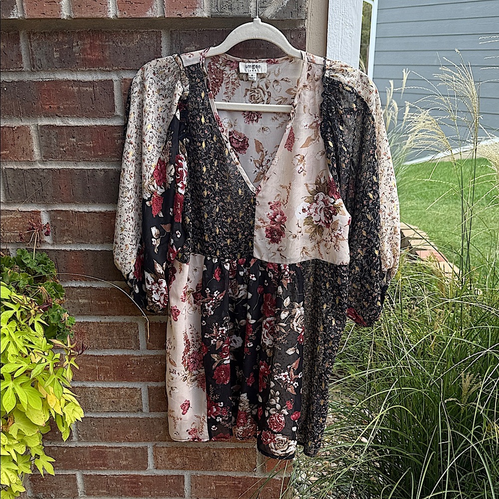 Umgee Ladies M Floral Sheer Patchwork V-Neck Blouse/Tunic